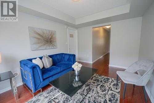 68 Vanhorne Close, Brampton, ON - Indoor Photo Showing Living Room