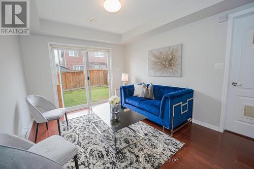 68 Vanhorne Close, Brampton, ON - Indoor Photo Showing Living Room