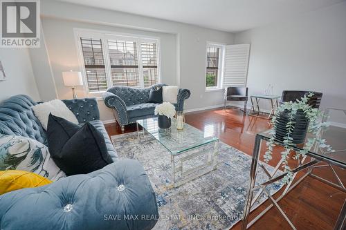 68 Vanhorne Close, Brampton, ON - Indoor Photo Showing Living Room