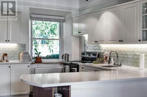 13014 Heritage Road, Caledon, ON - Indoor Photo Showing Kitchen With Upgraded Kitchen