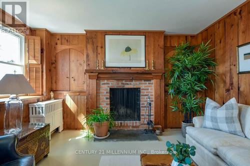 13014 Heritage Road, Caledon, ON - Indoor Photo Showing Living Room With Fireplace