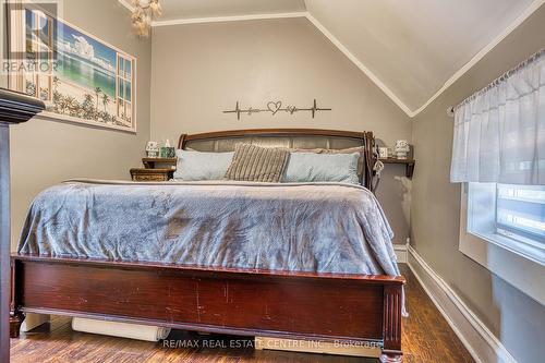 3070 Patrick Street, Howick, ON - Indoor Photo Showing Bedroom