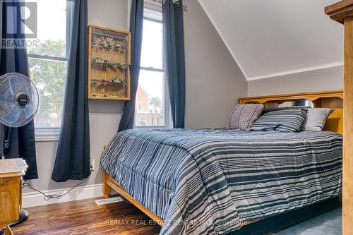 3070 Patrick Street, Howick, ON - Indoor Photo Showing Bedroom