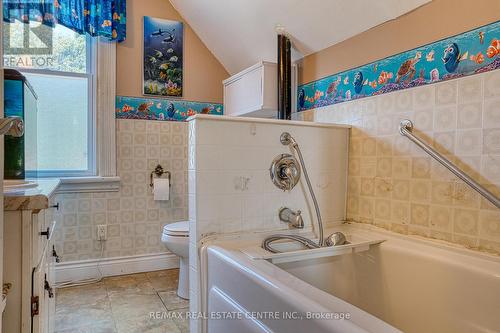 3070 Patrick Street, Howick, ON - Indoor Photo Showing Bathroom