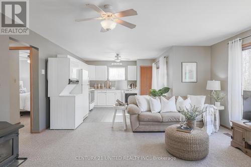 29 Clear Lake Court, Marmora And Lake, ON - Indoor Photo Showing Living Room