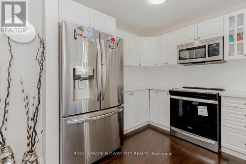 70 - 399 Vodden Street E, Brampton (Madoc), ON - Indoor Photo Showing Kitchen