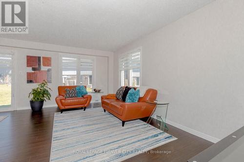 70 - 399 Vodden Street E, Brampton, ON - Indoor Photo Showing Living Room