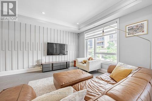 52 Saddlecreek Drive, Markham (Commerce Valley), ON - Indoor Photo Showing Living Room