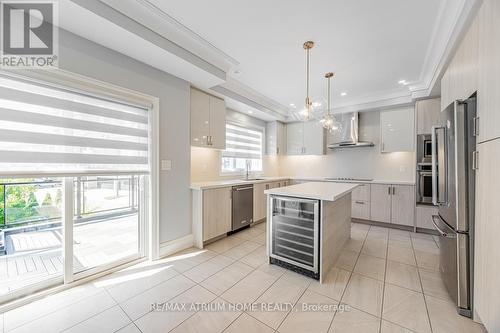 52 Saddlecreek Drive, Markham (Commerce Valley), ON - Indoor Photo Showing Kitchen With Upgraded Kitchen