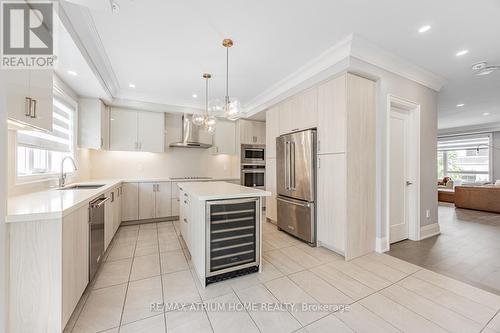 52 Saddlecreek Drive, Markham (Commerce Valley), ON - Indoor Photo Showing Kitchen With Upgraded Kitchen