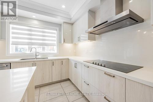 52 Saddlecreek Drive, Markham (Commerce Valley), ON - Indoor Photo Showing Kitchen With Double Sink With Upgraded Kitchen