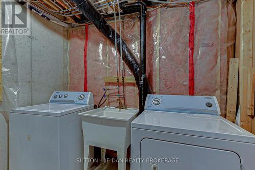 50 - 1059 Whetherfield Street, London, ON - Indoor Photo Showing Laundry Room