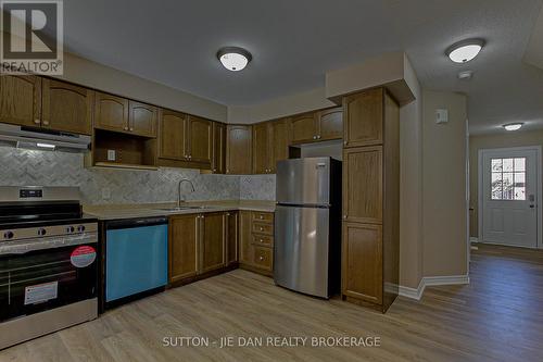 50 - 1059 Whetherfield Street, London, ON - Indoor Photo Showing Kitchen