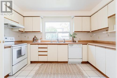 4 Stubbswood Square, Toronto (Agincourt South-Malvern West), ON - Indoor Photo Showing Kitchen With Double Sink