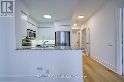 Ph08 - 8 Mckee Avenue, Toronto (Willowdale East), ON - Indoor Photo Showing Kitchen