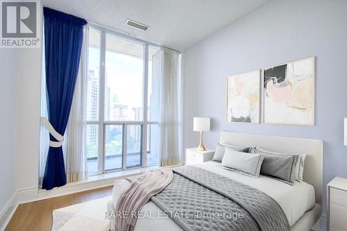 Ph08 - 8 Mckee Avenue, Toronto (Willowdale East), ON - Indoor Photo Showing Bedroom