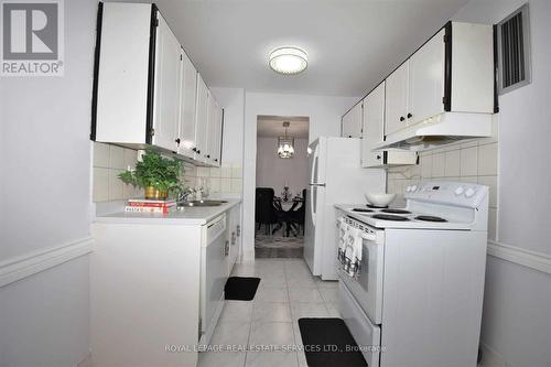 1204 - 44 Falby Court, Ajax (South East), ON - Indoor Photo Showing Kitchen