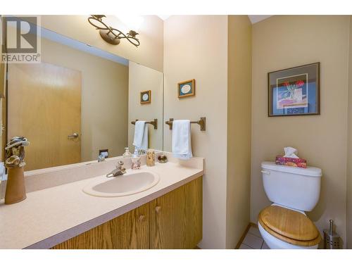 1614 Scott Crescent, West Kelowna, BC - Indoor Photo Showing Bathroom