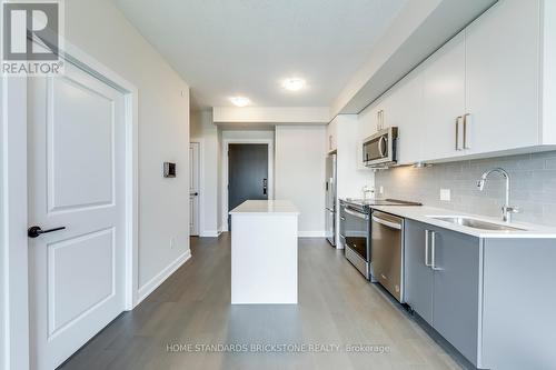 2005 - 3220 William Coltson Avenue, Oakville, ON - Indoor Photo Showing Kitchen