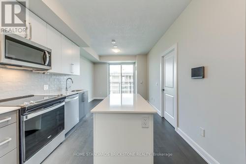 2005 - 3220 William Coltson Avenue, Oakville, ON - Indoor Photo Showing Kitchen With Stainless Steel Kitchen With Upgraded Kitchen