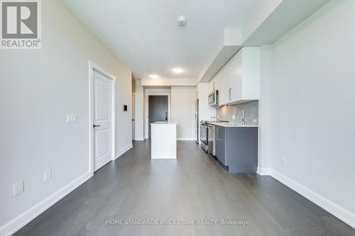 2005 - 3220 William Coltson Avenue, Oakville, ON - Indoor Photo Showing Kitchen