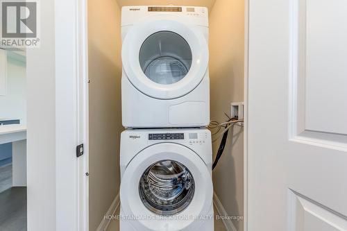 2005 - 3220 William Coltson Avenue, Oakville, ON - Indoor Photo Showing Laundry Room