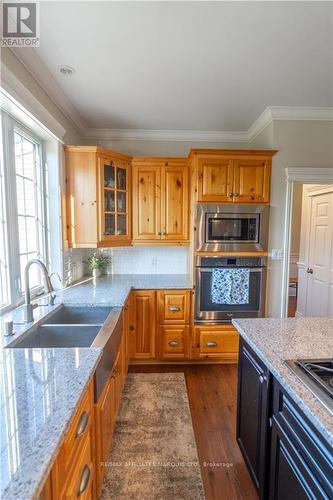 18665 County Road 19 Road, South Glengarry, ON - Indoor Photo Showing Kitchen With Double Sink