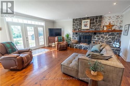 18665 County Road 19 Road, South Glengarry, ON - Indoor Photo Showing Living Room With Fireplace