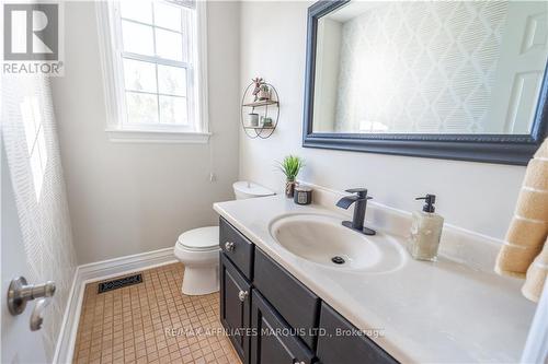 18665 County Road 19 Road, South Glengarry, ON - Indoor Photo Showing Bathroom