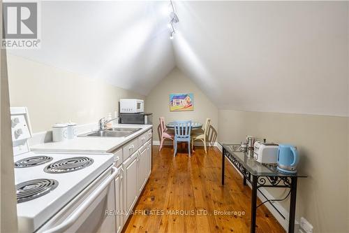 18665 County Road 19 Road, South Glengarry, ON - Indoor Photo Showing Kitchen With Double Sink