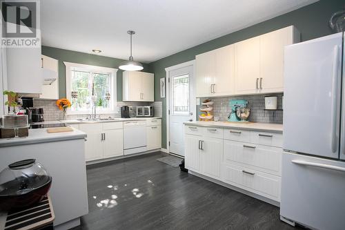 120 East Champagne Dr, Sault Ste. Marie, ON - Indoor Photo Showing Kitchen