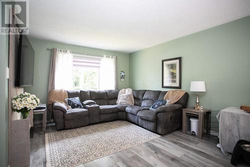 120 East Champagne Dr, Sault Ste. Marie, ON - Indoor Photo Showing Living Room