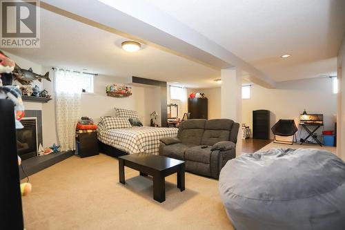 120 East Champagne Dr, Sault Ste. Marie, ON - Indoor Photo Showing Living Room