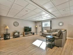 Family room - 