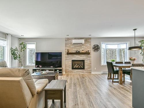 Salon - 40 2E Rang, Morin-Heights, QC - Indoor Photo Showing Living Room With Fireplace