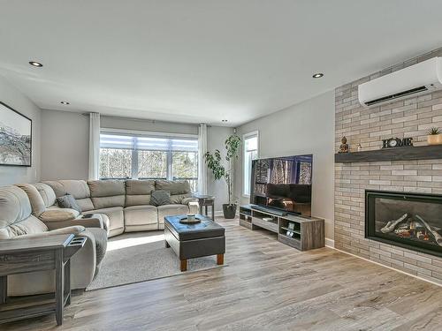 Salon - 40 2E Rang, Morin-Heights, QC - Indoor Photo Showing Living Room With Fireplace