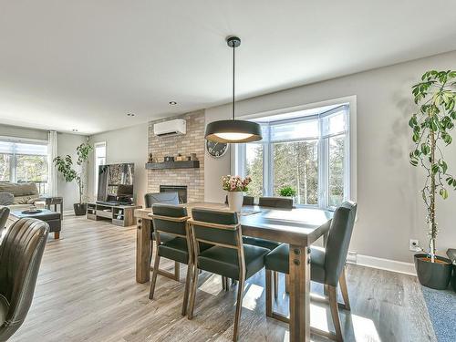 Salle Ã  manger - 40 2E Rang, Morin-Heights, QC - Indoor Photo Showing Dining Room With Fireplace