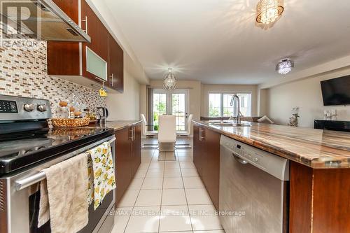 79 Sherway Street, Hamilton (Stoney Creek Mountain), ON - Indoor Photo Showing Kitchen With Double Sink