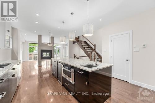 219 Carleton Avenue, Ottawa, ON - Indoor Photo Showing Kitchen With Upgraded Kitchen