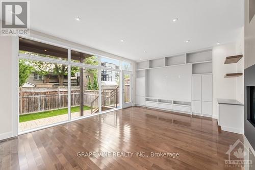 219 Carleton Avenue, Ottawa, ON - Indoor Photo Showing Other Room