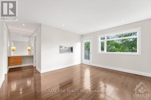 219 Carleton Avenue, Ottawa, ON - Indoor Photo Showing Other Room