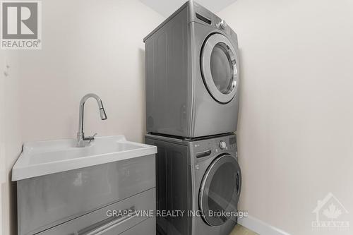 219 Carleton Avenue, Ottawa, ON - Indoor Photo Showing Laundry Room