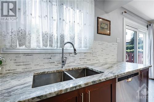 906 Cahil Drive W, Ottawa, ON - Indoor Photo Showing Kitchen With Double Sink With Upgraded Kitchen