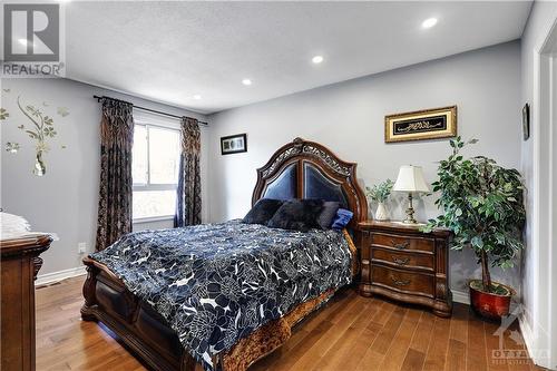 906 Cahil Drive W, Ottawa, ON - Indoor Photo Showing Bedroom