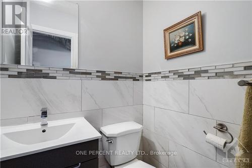 906 Cahill Drive W, Ottawa, ON - Indoor Photo Showing Bathroom