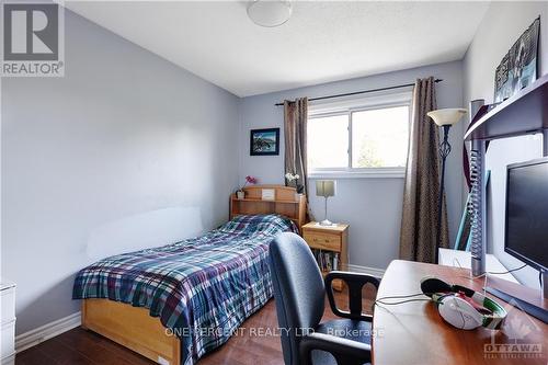 906 Cahill Drive W, Ottawa, ON - Indoor Photo Showing Bedroom