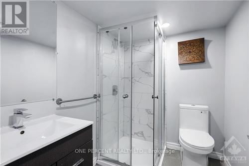 906 Cahill Drive W, Ottawa, ON - Indoor Photo Showing Bathroom