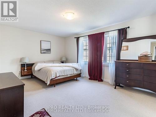 83 Pavlova Crescent, Richmond Hill, ON - Indoor Photo Showing Bedroom