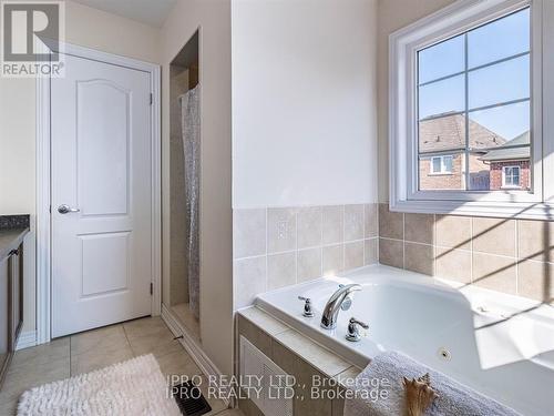 83 Pavlova Crescent, Richmond Hill, ON - Indoor Photo Showing Bathroom