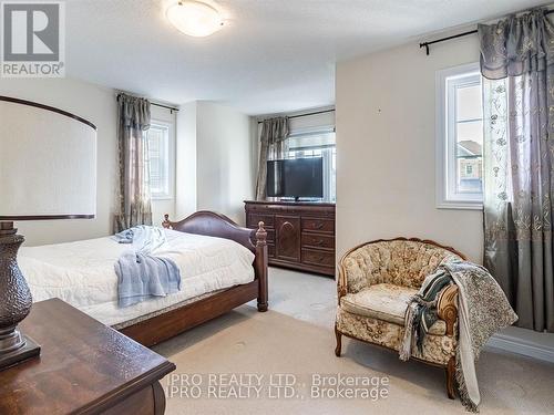 83 Pavlova Crescent, Richmond Hill, ON - Indoor Photo Showing Bedroom